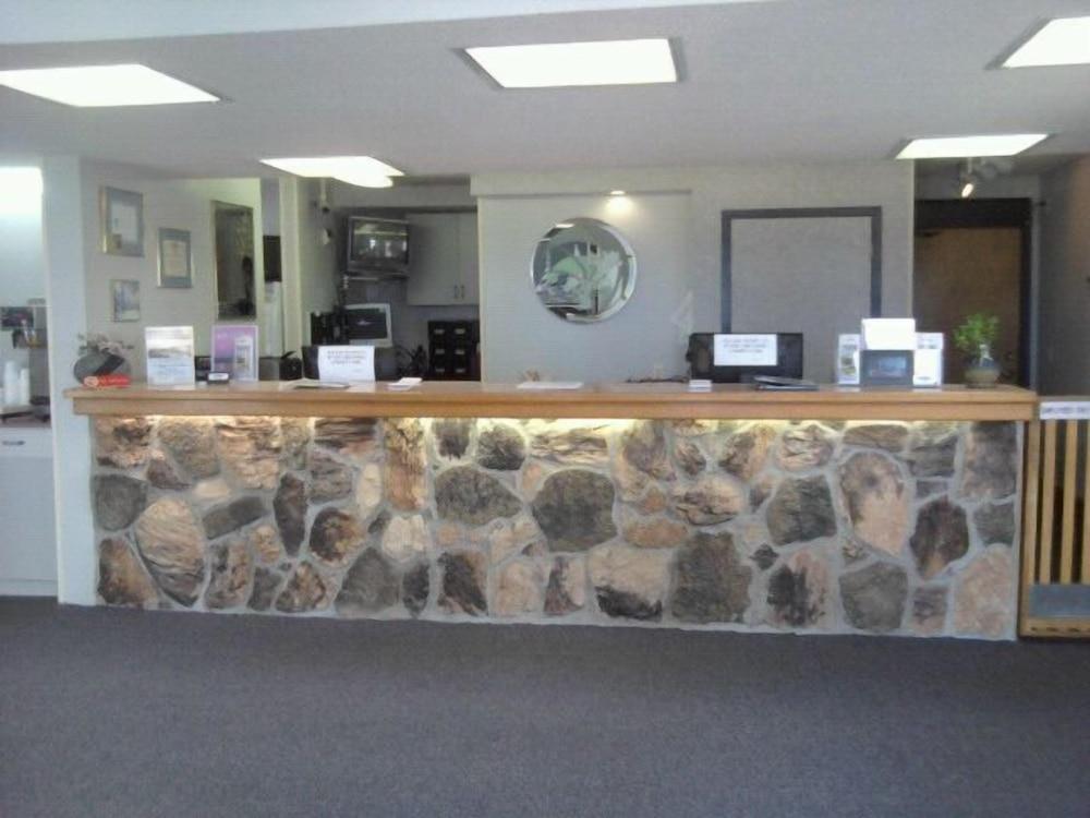 Quails Nest Inn and Suites photo 2