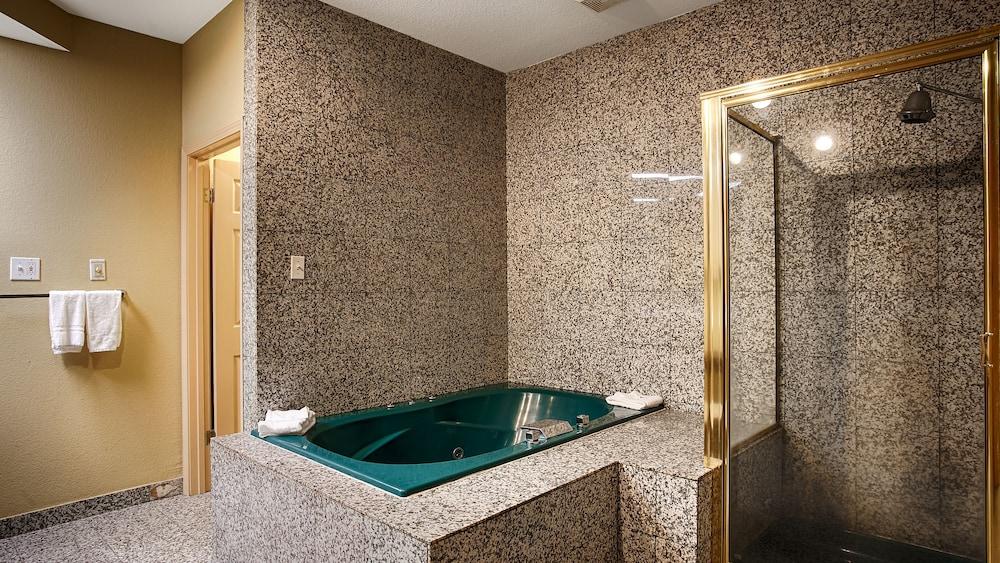 Americas Best Value Inn Monroe photo 15