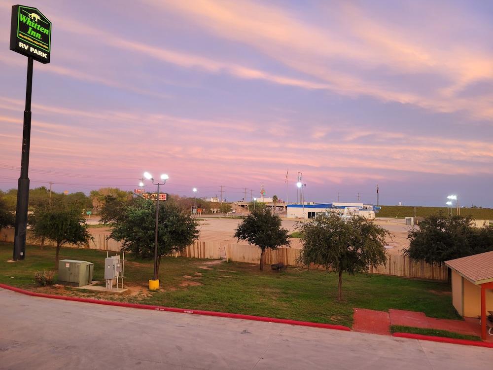 Cotulla Whitten Inn photo 36