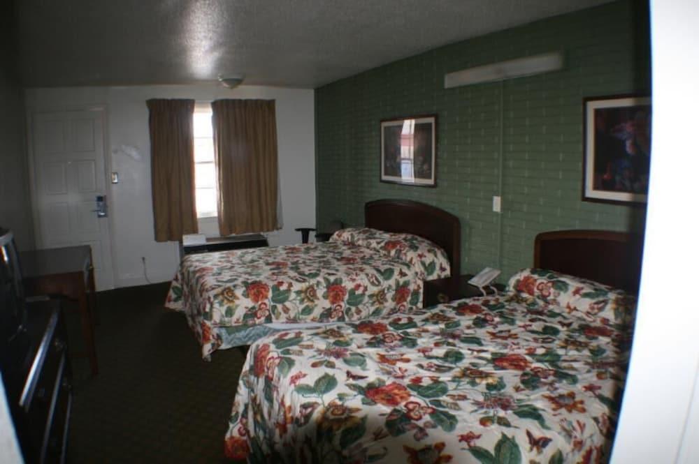 Budget Inn photo 6