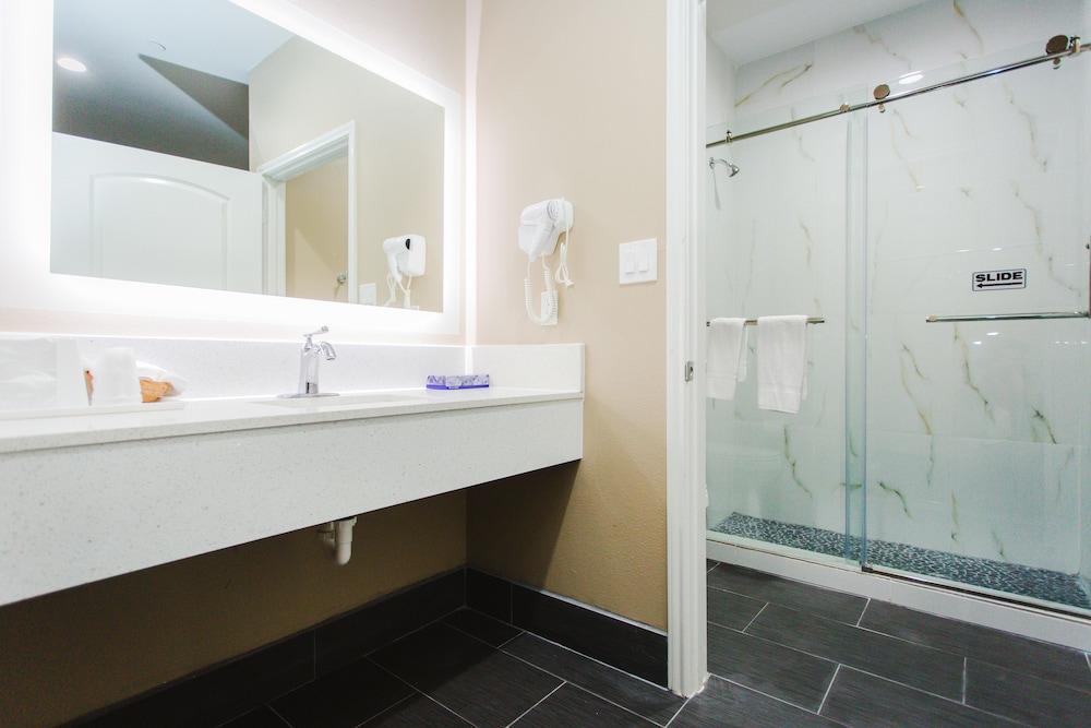 Budget Host Inn and Suites photo 20