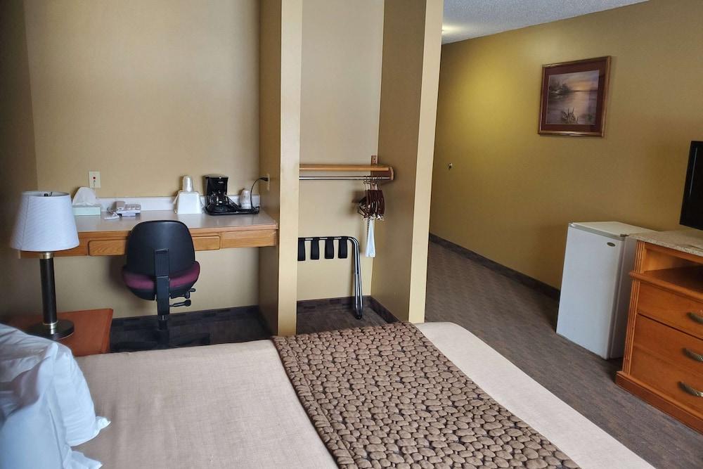 Governor's Inn a Travelodge by Wyndham photo 10