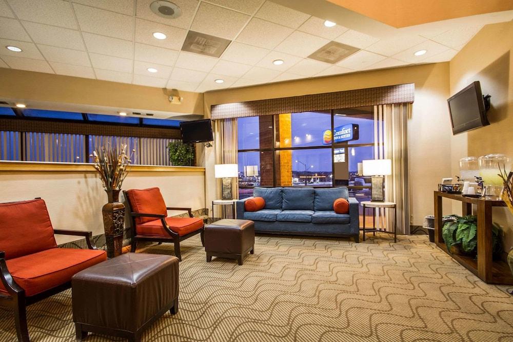 Comfort Inn & Suites Madison - Airport photo 59