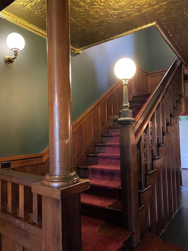 The Weller House photo 32