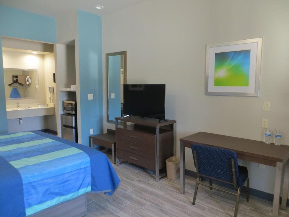 Hotel Blue - Woodlands photo 5