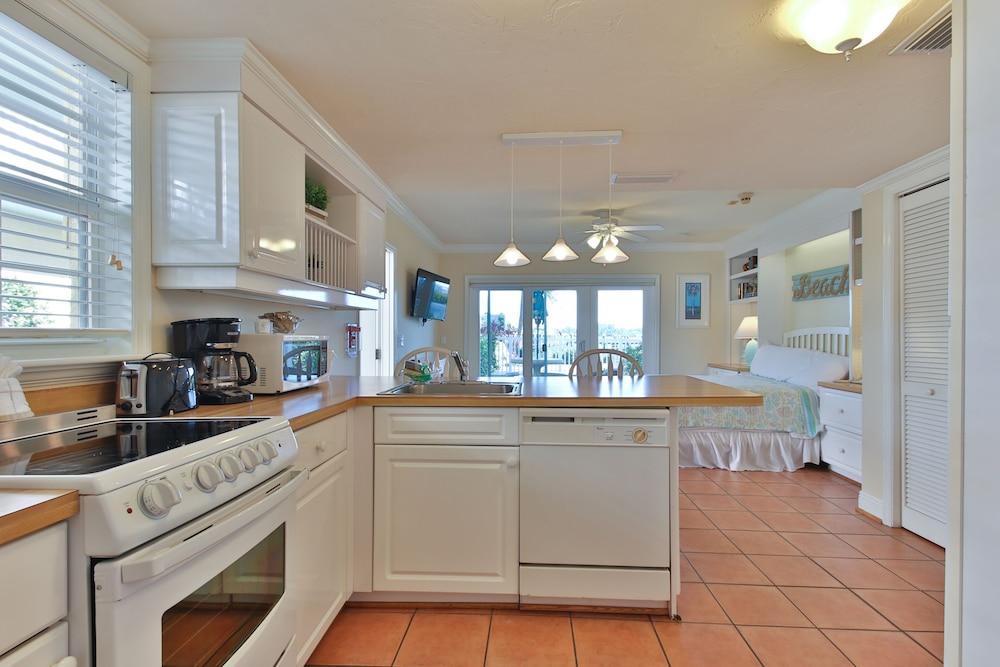 Tortuga Inn Beach Resort photo 36