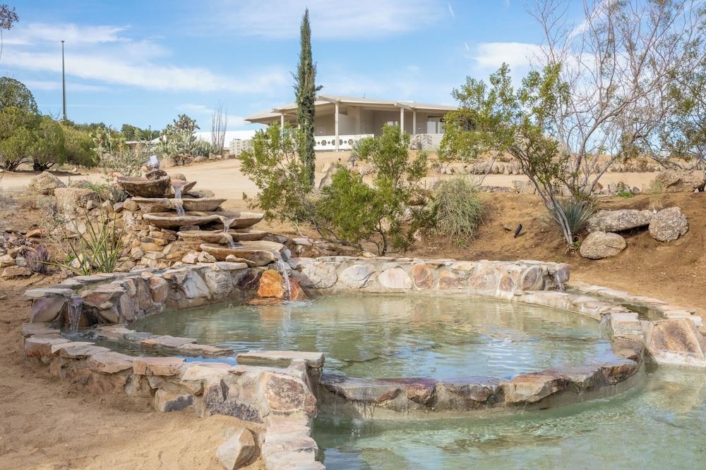 The Bungalows by Homestead Modern at The Joshua Tree Retreat Center photo 19