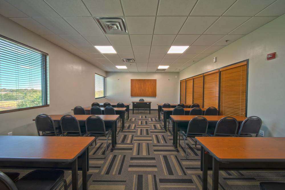 Wingate by Wyndham - Round Rock photo 31