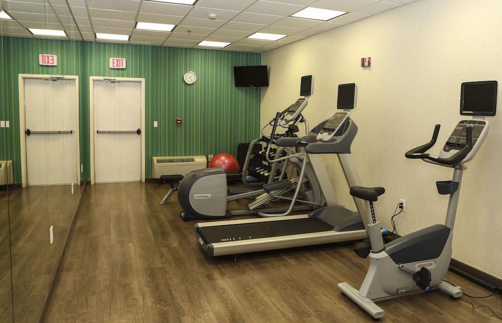 Holiday Inn Express Hotel & Suites Phoenix-Airport by IHG photo 41