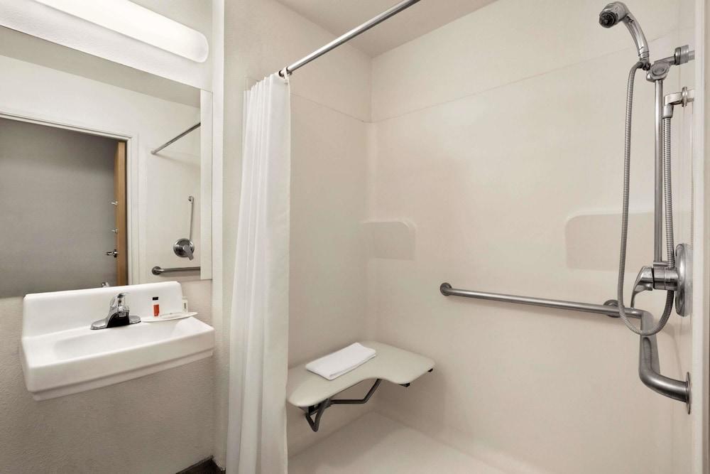 Travelodge by Wyndham Pecos photo 12