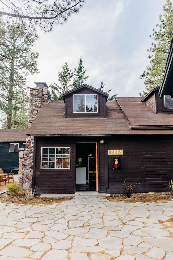 Noon Lodge at Mallard Bay photo 2