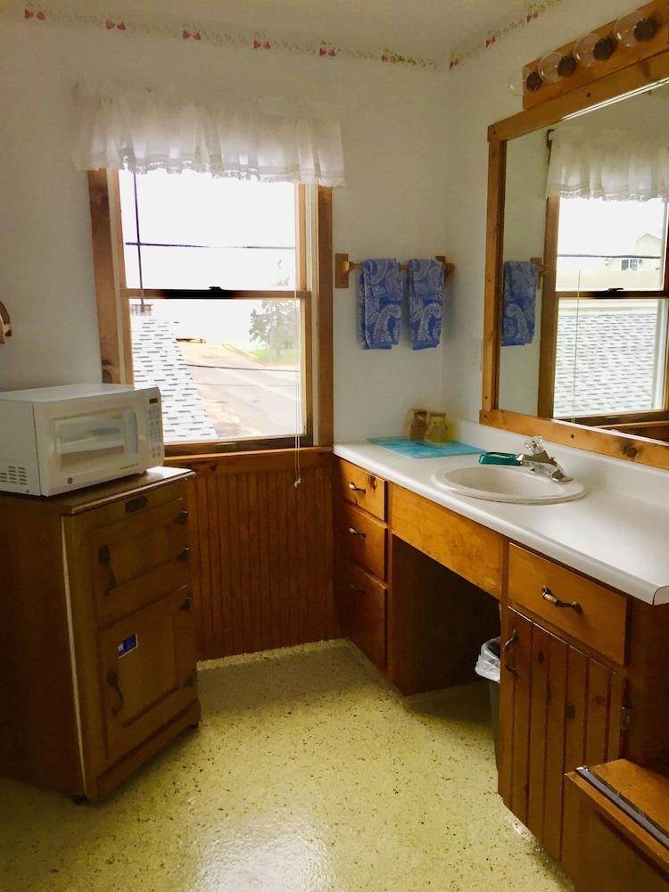 Moody's Motel & Cottages photo 45