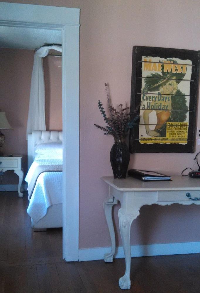Cottonwood Hotel photo 29