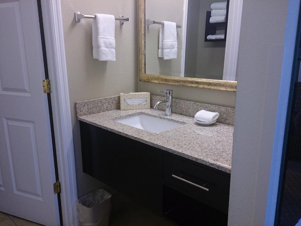 Staybridge Suites Columbus-Airport by IHG photo 14