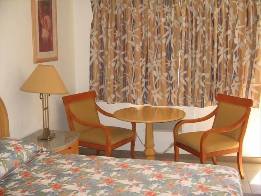 Royal Inn photo 7
