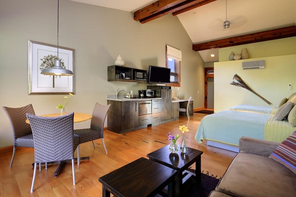 Desert Pearl Inn photo 15