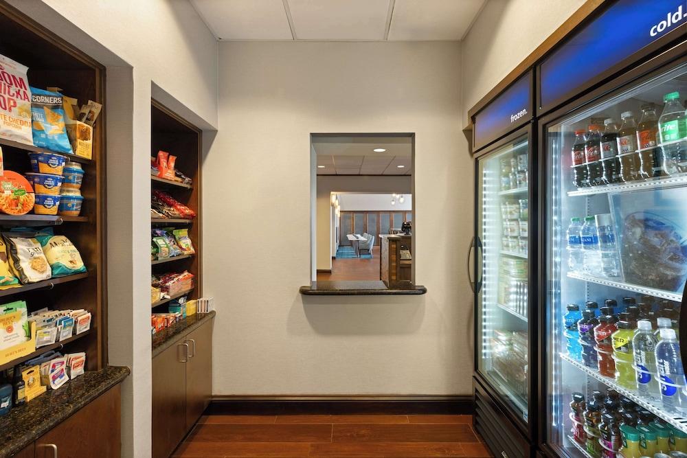 Hampton Inn & Suites Savannah-Airport photo 28