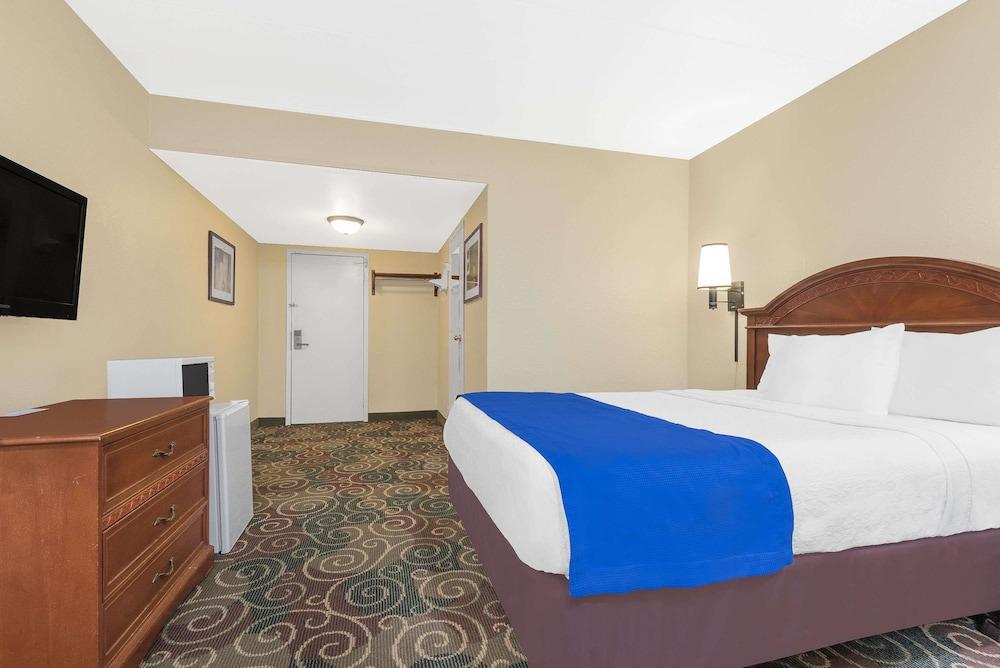 Travelodge by Wyndham Lima OH photo 19