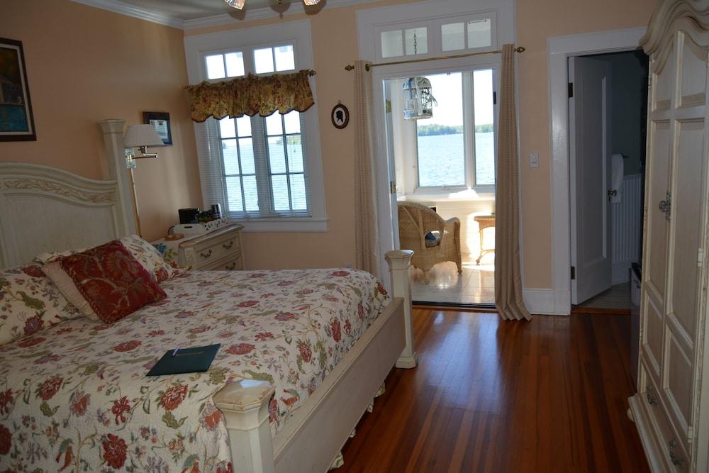 Boathouse Waterfront Lodging photo 3