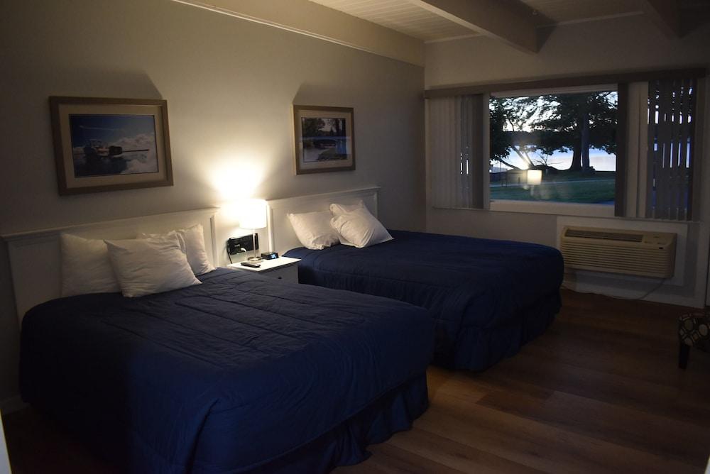 Lake Cadillac Resort photo 18