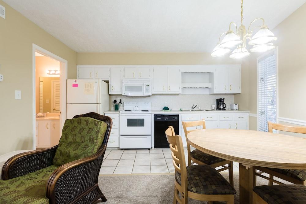 Country Club Villas photo 20