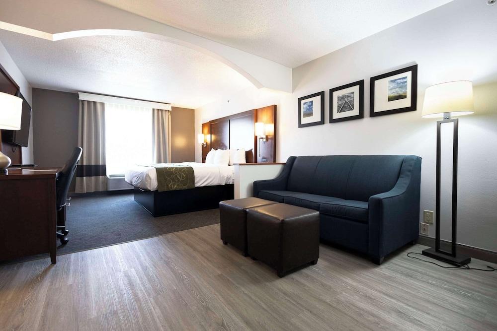 Comfort Suites Springfield I-70 photo 48