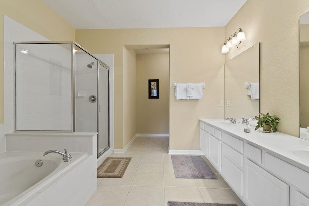 Vista Cay by Orlando Resort Rentals on Universal Boulevard photo 17