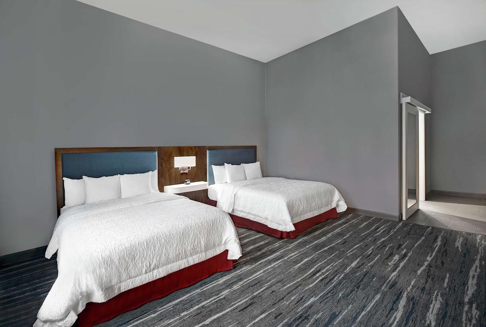 Hampton Inn Weslaco photo 8