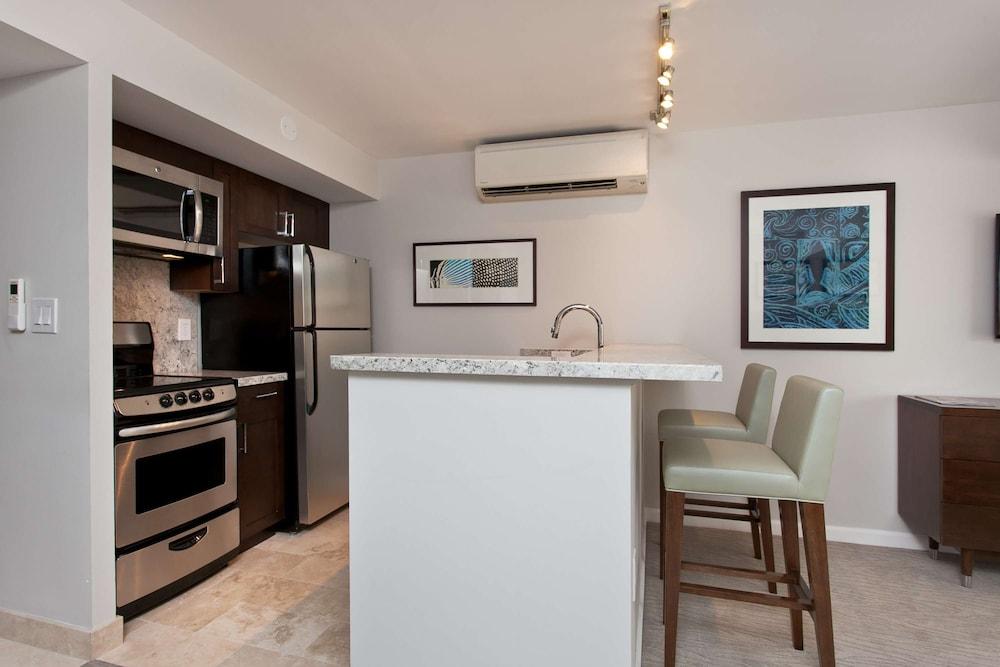Ilikai Hotel & Luxury Suites photo 29