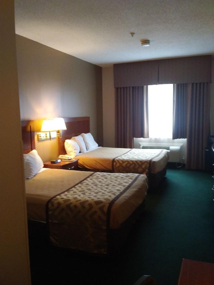 Brookshire Inn & Suites photo 6