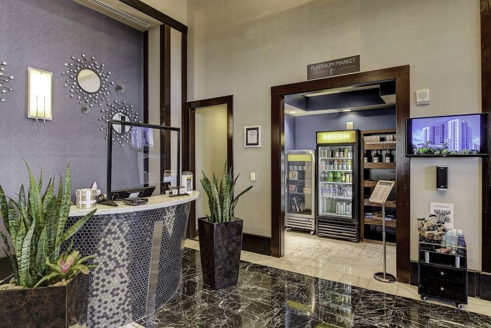 Sapphire Skyline Premium Suite photo 6