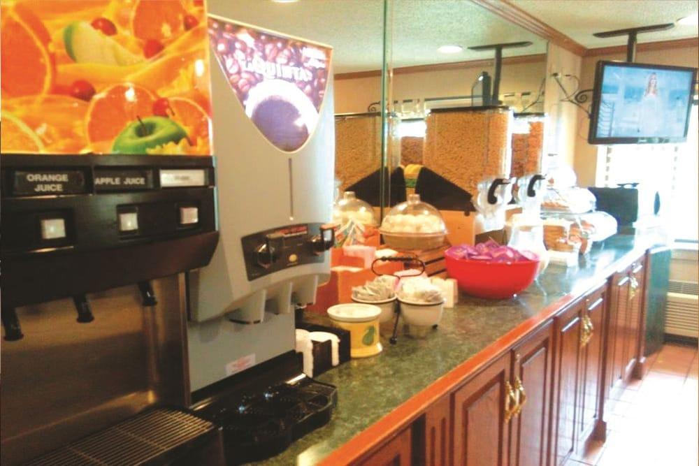 La Quinta Inn by Wyndham Detroit Southgate photo 46