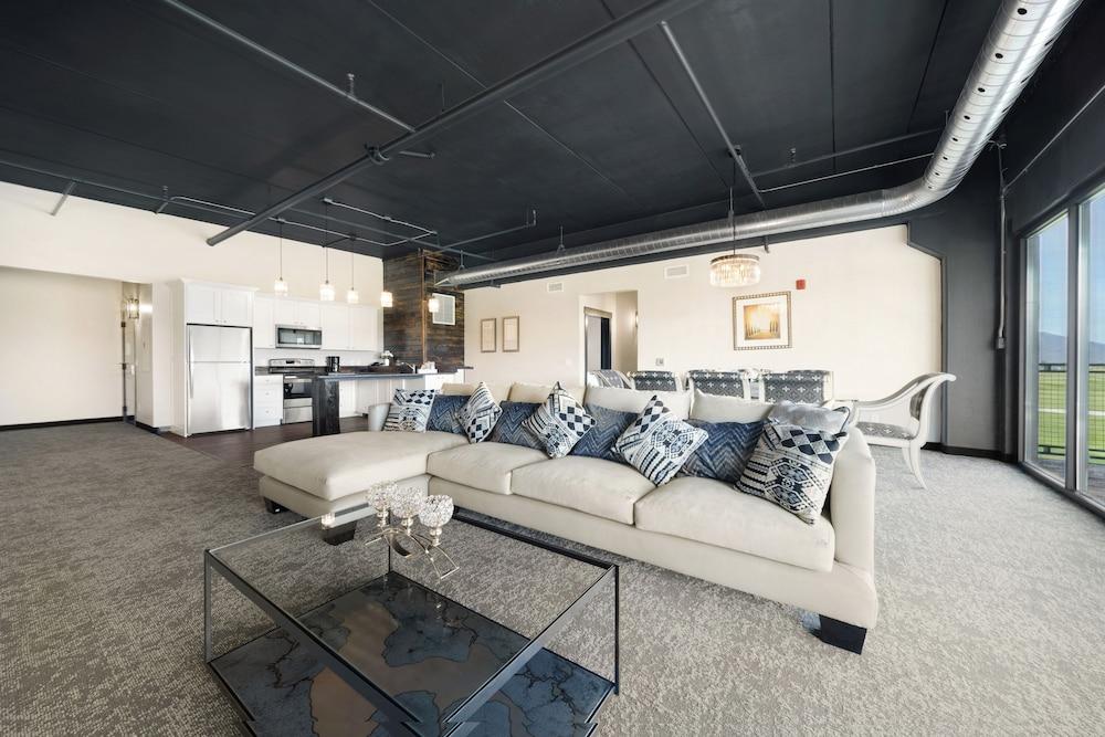 The Suites at Prairie Falls & Event Center photo 32