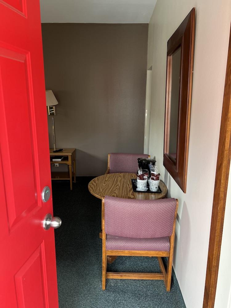 All Star Inn & Suites photo 31