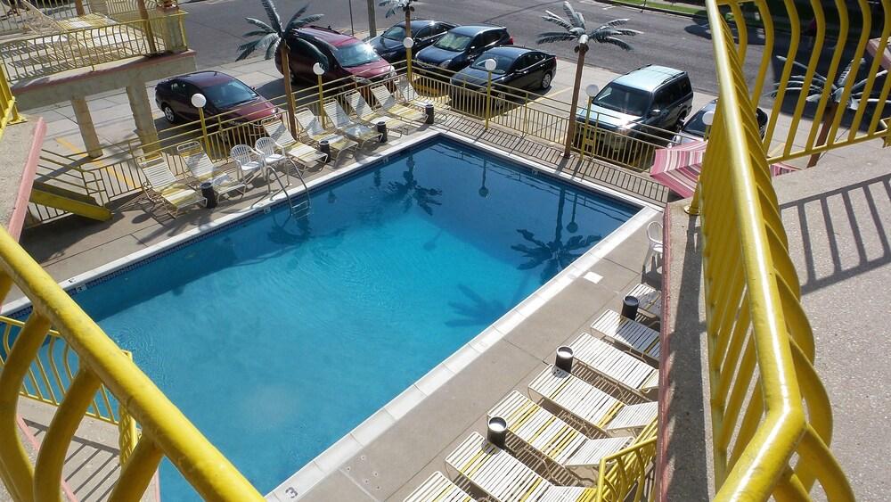 Golden Rail Motel photo 12