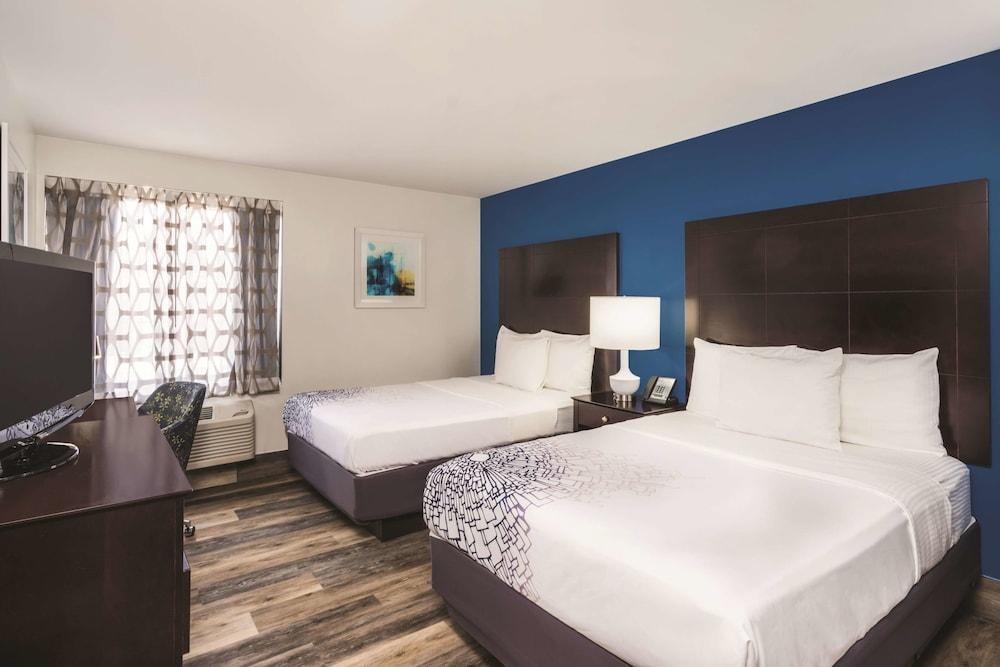 La Quinta Inn & Suites by Wyndham Brooklyn Downtown photo 7