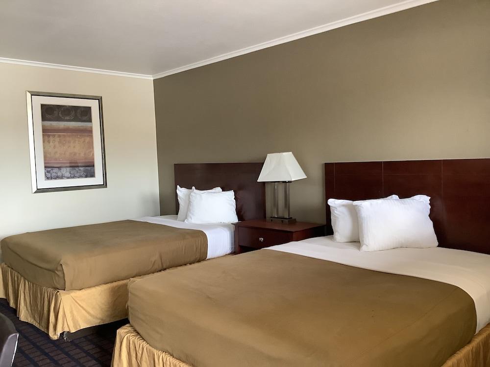 Silver Spur Vintage Inn & Suites photo 20