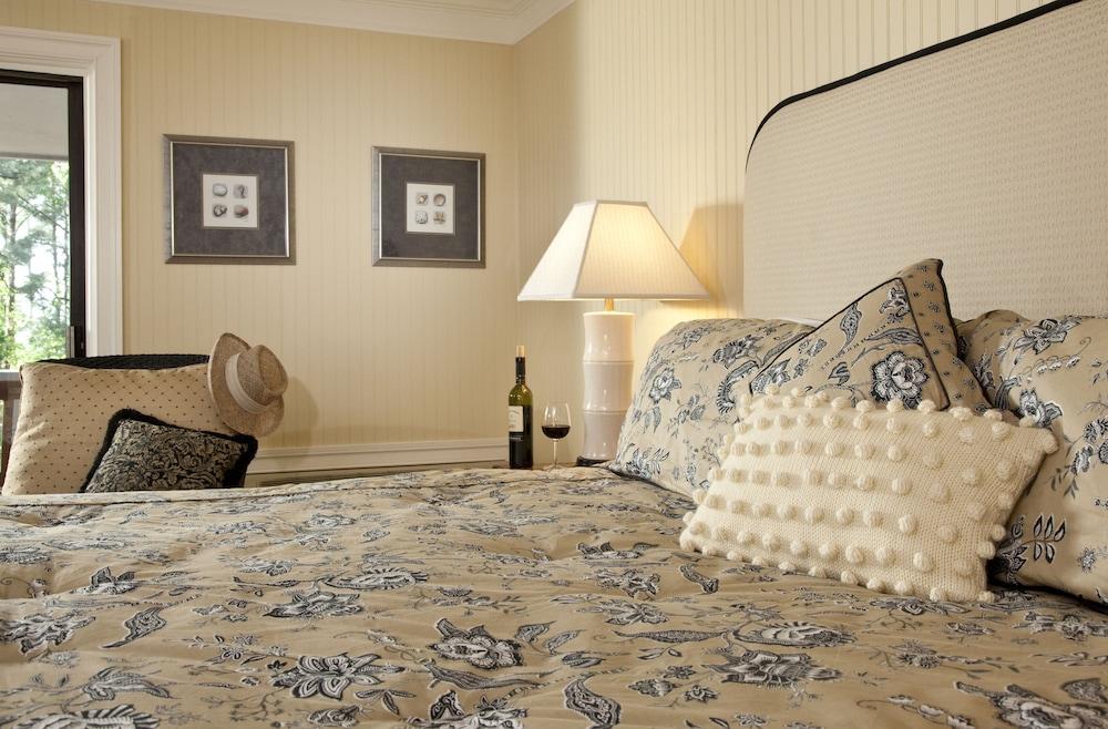Refuge Inn photo 8