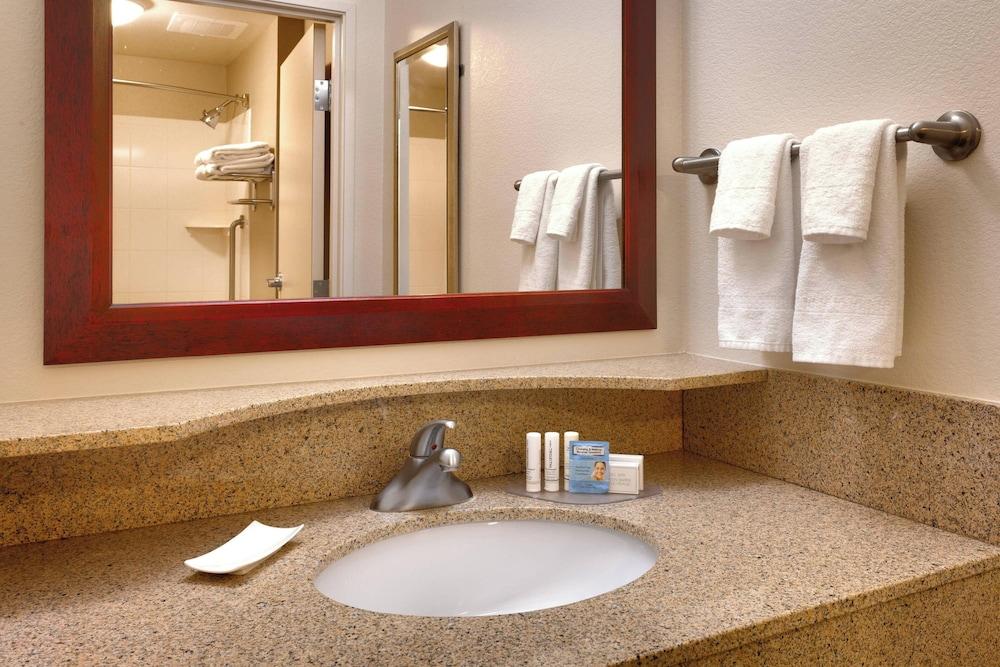 Springhill Suites by Marriott Thatcher photo 7