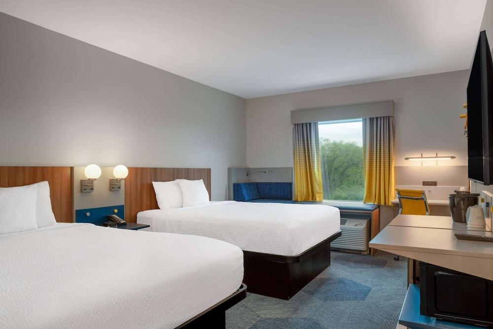 Microtel Inn & Suites by Wyndham Winchester photo 12