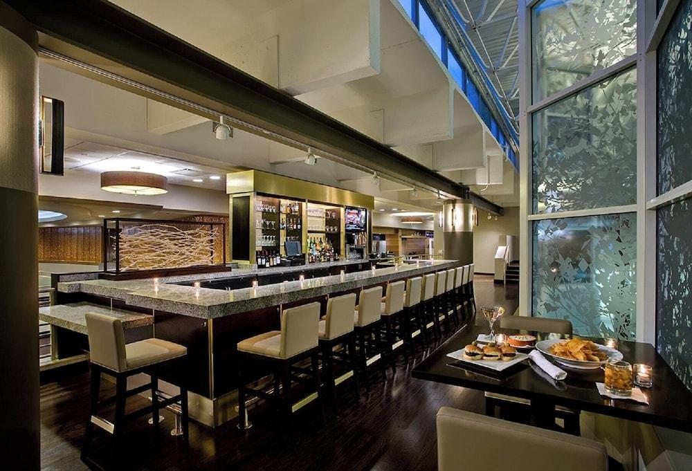 Crowne Plaza Chicago Ohare Hotel & Conf Ctr by IHG photo 54