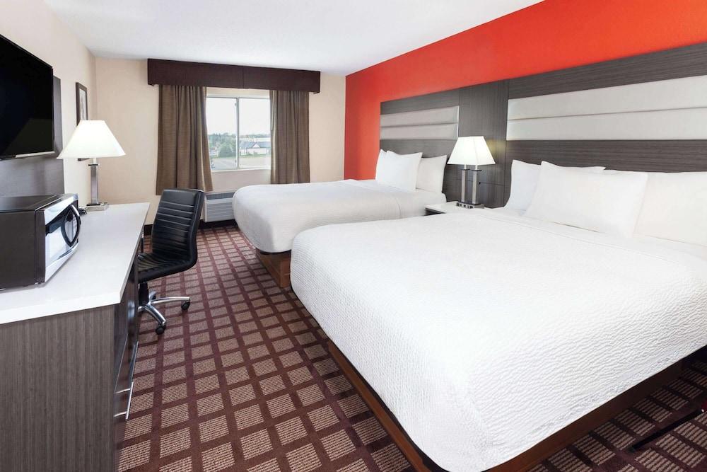 AmericInn by Wyndham Hudson photo 11