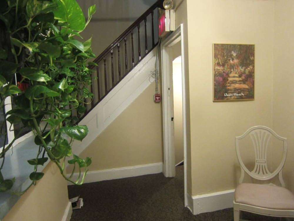 Neptune Hotel photo 3