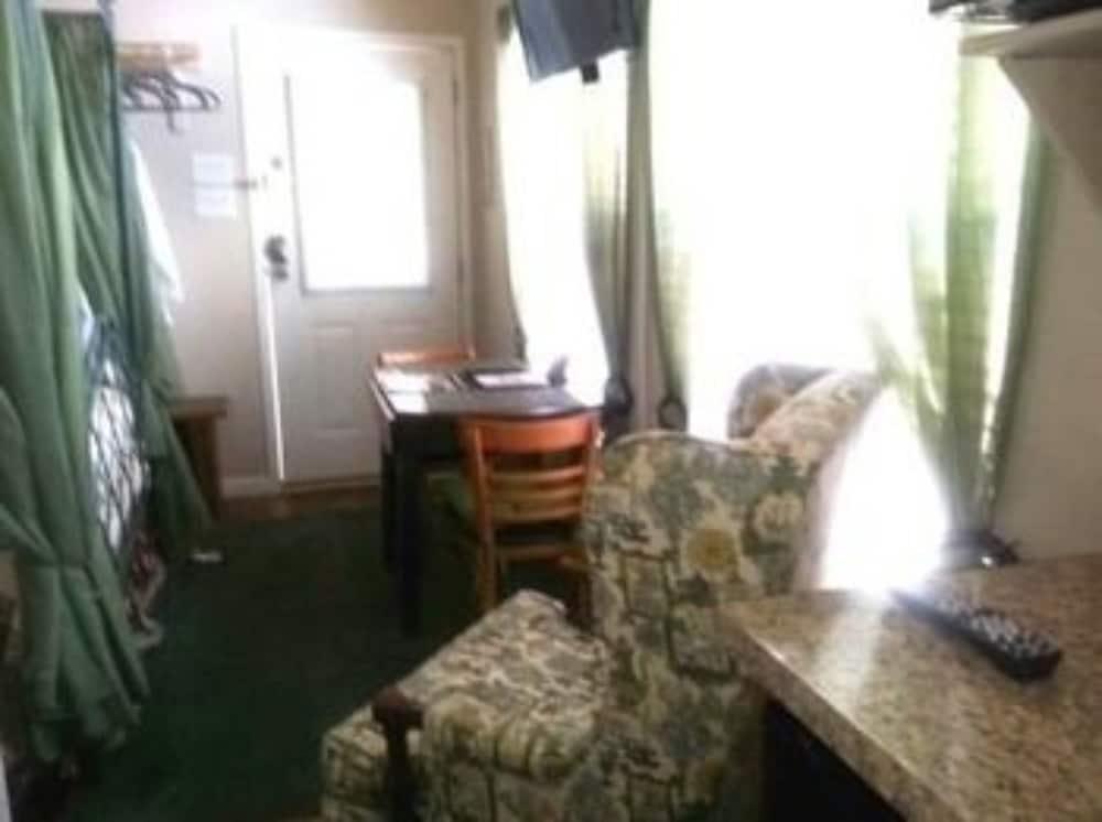 Old Irish Inn photo 9