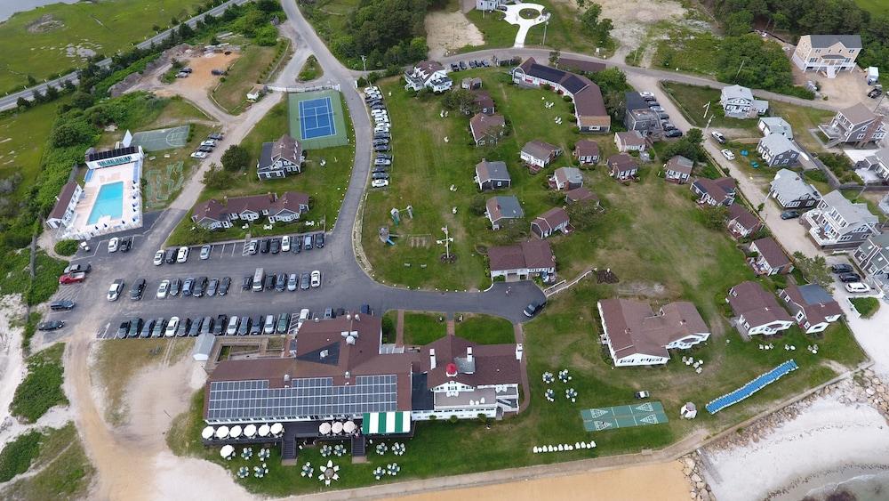 Lighthouse Inn photo 78