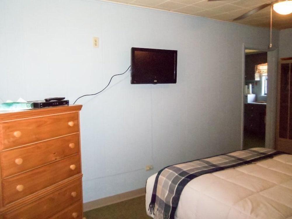 The Gold Pan Motel photo 74
