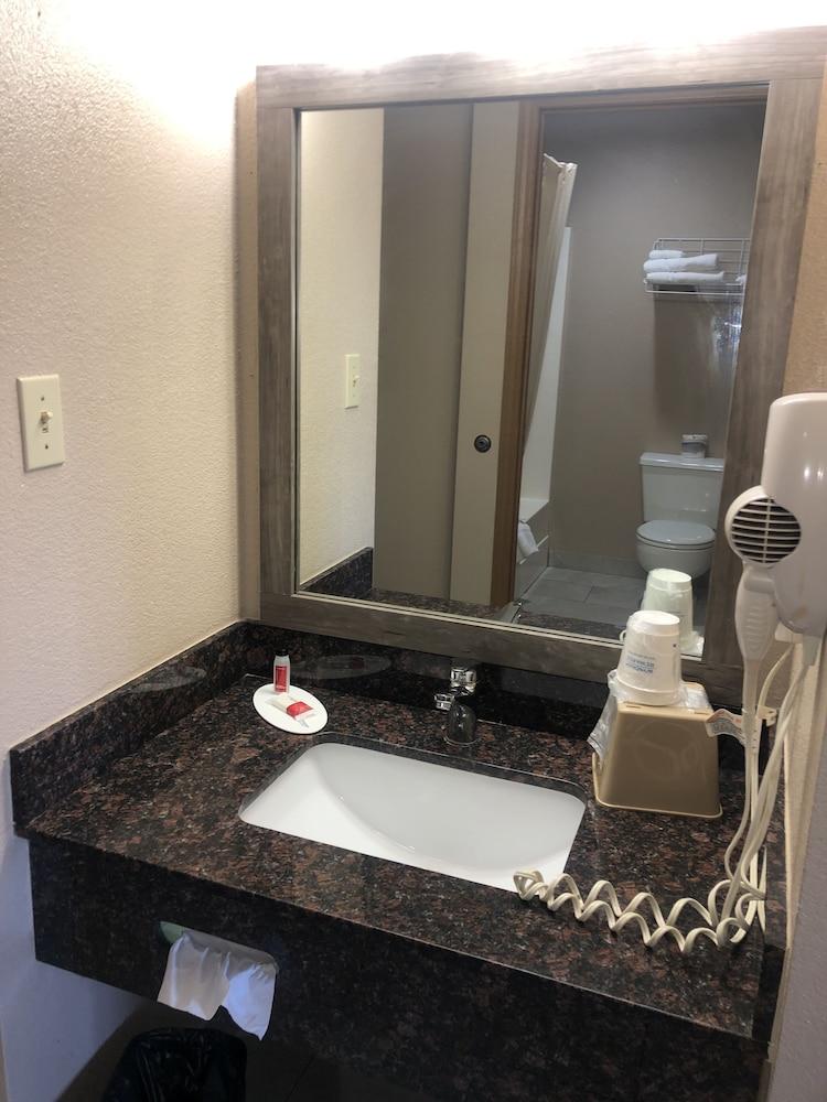 Quality Inn Neosho photo 3