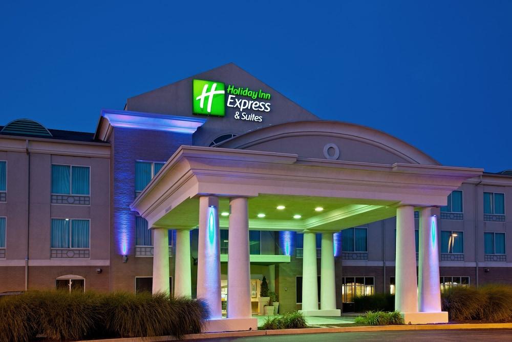 Holiday Inn Express Hotel & Suites Greenwood by IHG photo 61
