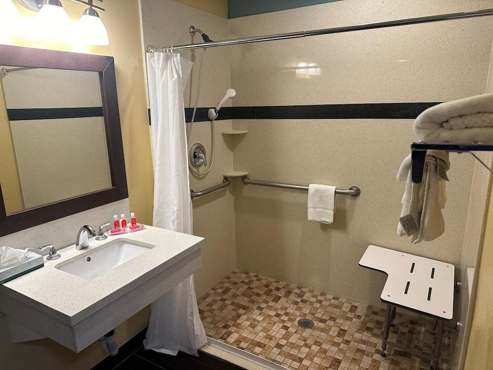 Hotel Avenida - Oceanside Camp Pendleton photo 11