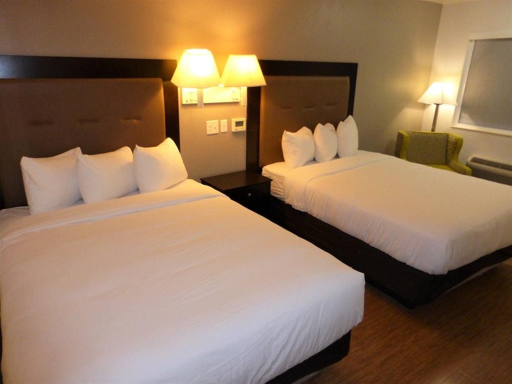 Red Roof Inn Houston – Jersey Village photo 13